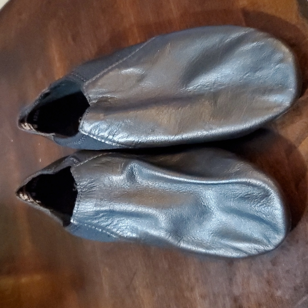So Danca Women's Black Leather Slip-On Jazz Shoes